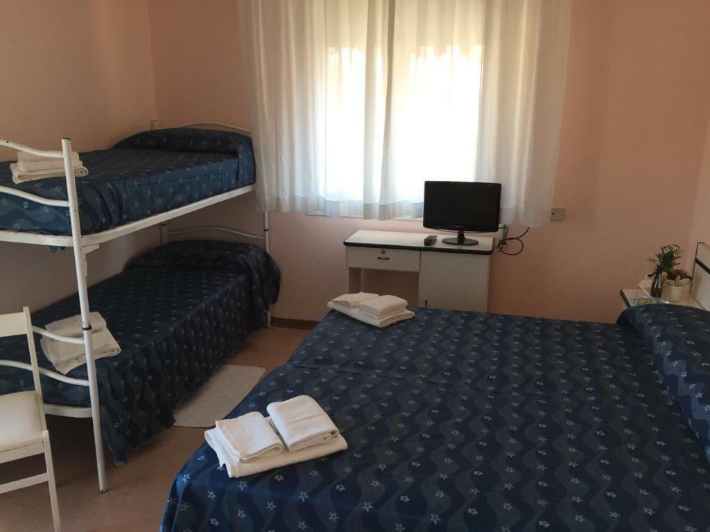 Hotel Ville De Paris Riccione Dış mekan fotoğraf