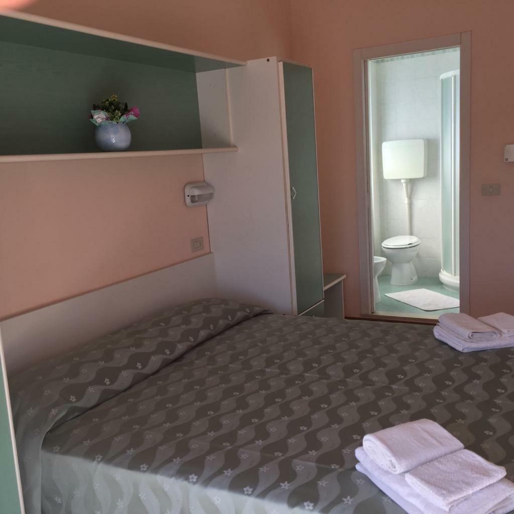 Hotel Ville De Paris Riccione Dış mekan fotoğraf