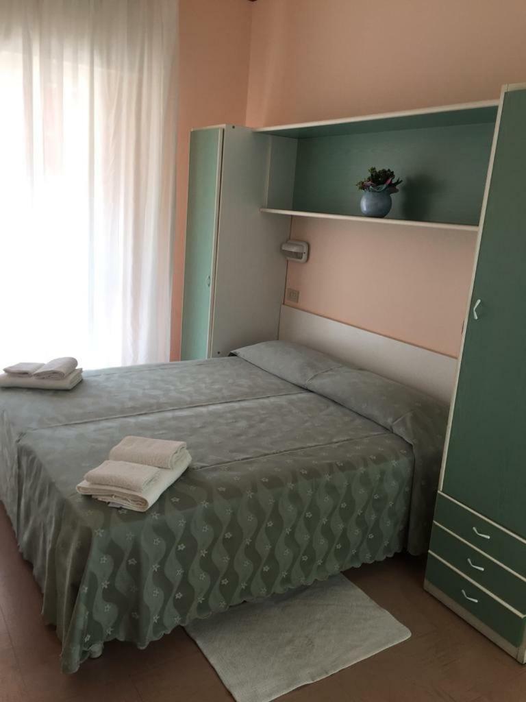Hotel Ville De Paris Riccione Dış mekan fotoğraf