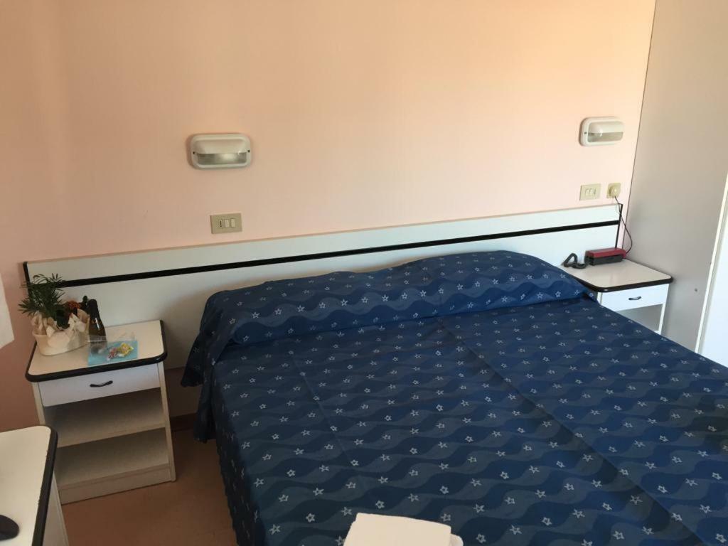 Hotel Ville De Paris Riccione Dış mekan fotoğraf