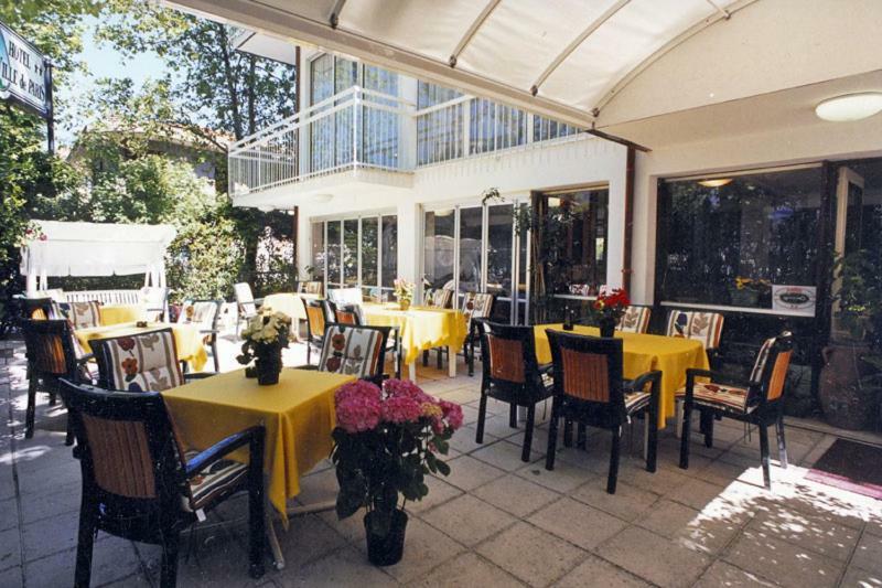 Hotel Ville De Paris Riccione Dış mekan fotoğraf