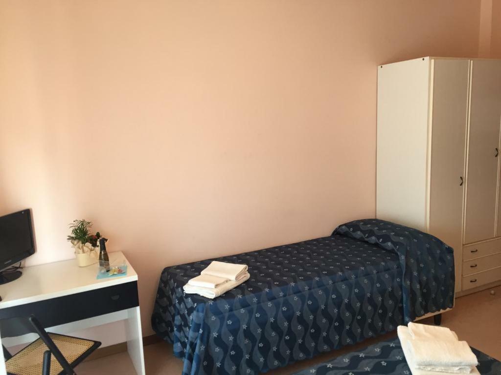 Hotel Ville De Paris Riccione Dış mekan fotoğraf