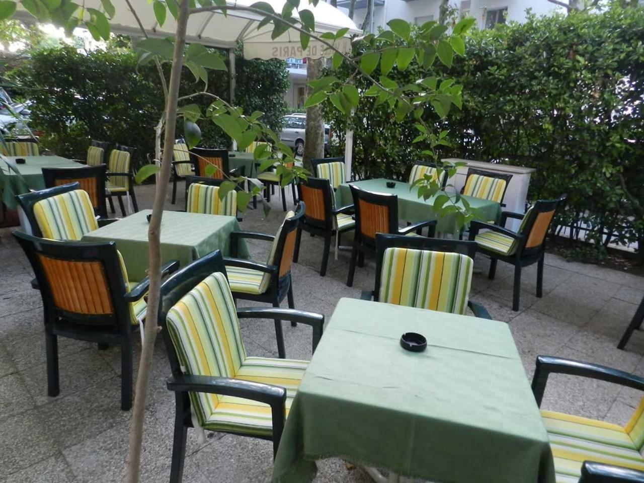 Hotel Ville De Paris Riccione Dış mekan fotoğraf