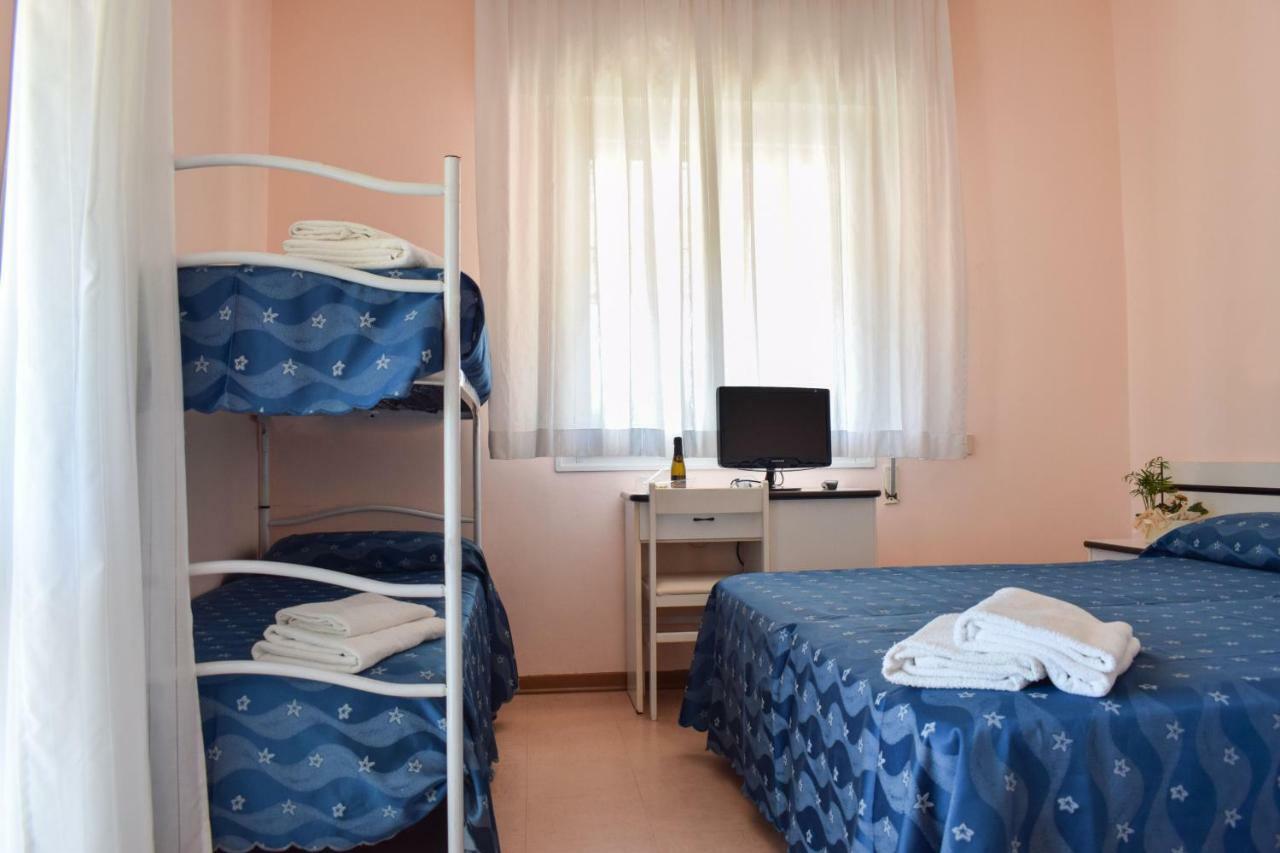 Hotel Ville De Paris Riccione Dış mekan fotoğraf