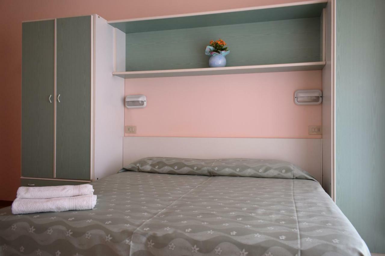 Hotel Ville De Paris Riccione Dış mekan fotoğraf