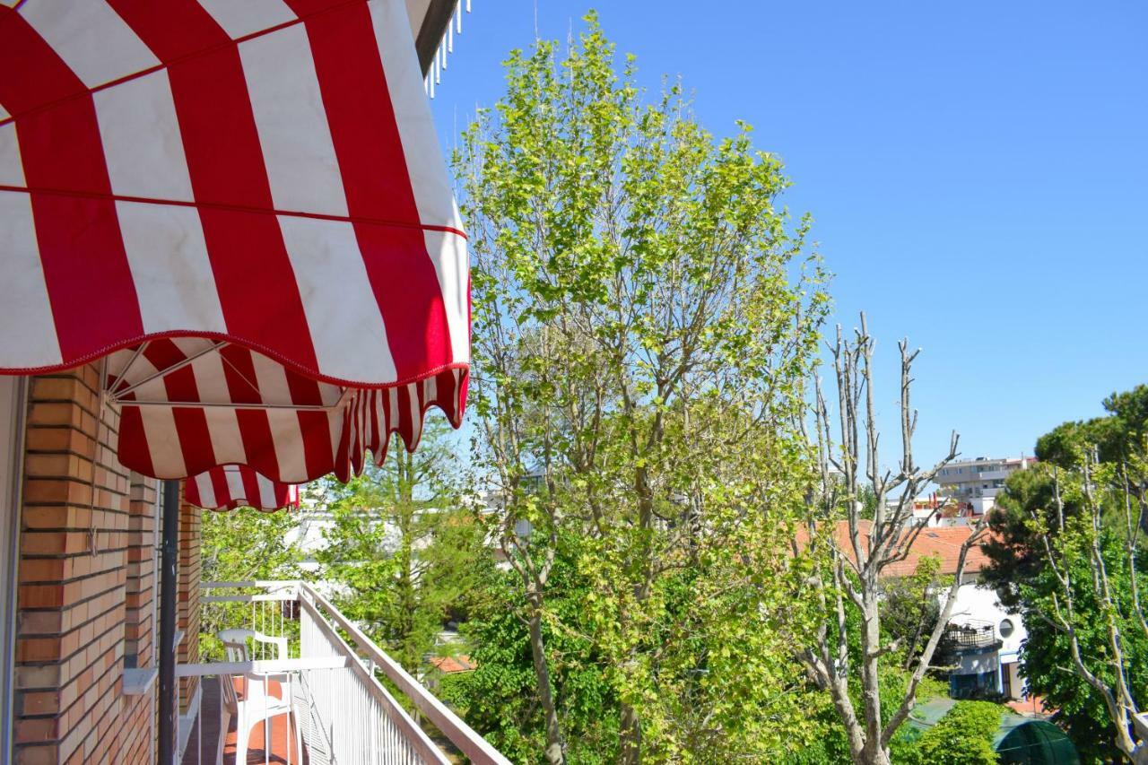 Hotel Ville De Paris Riccione Dış mekan fotoğraf