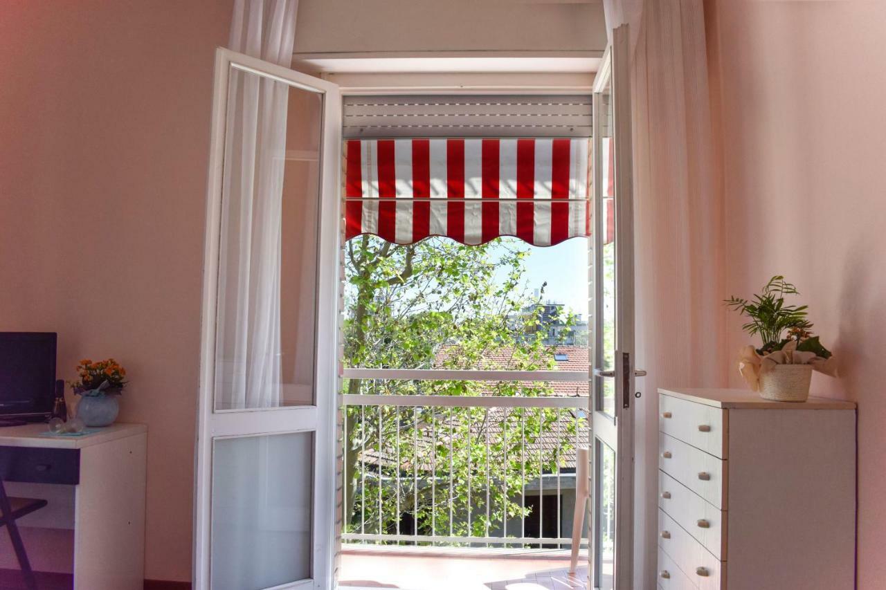 Hotel Ville De Paris Riccione Dış mekan fotoğraf