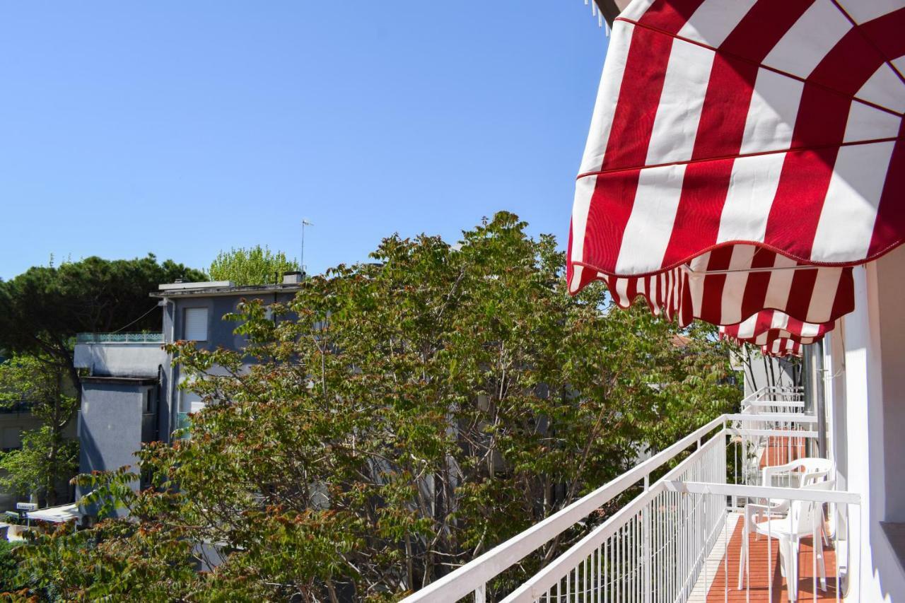Hotel Ville De Paris Riccione Dış mekan fotoğraf