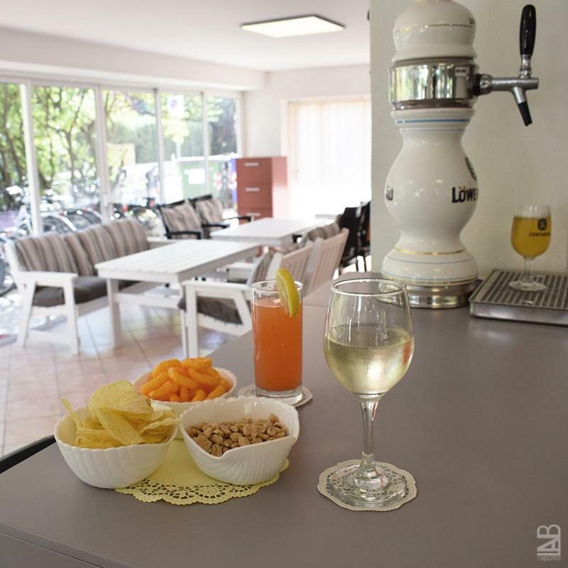 Hotel Ville De Paris Riccione Dış mekan fotoğraf