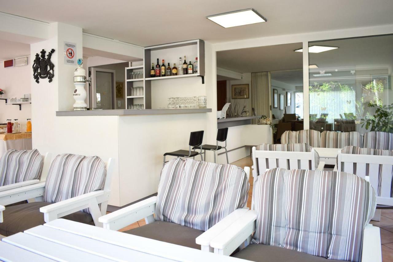 Hotel Ville De Paris Riccione Dış mekan fotoğraf